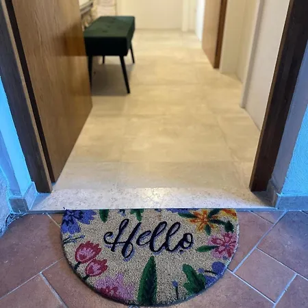 11 Διαμέρισμα *